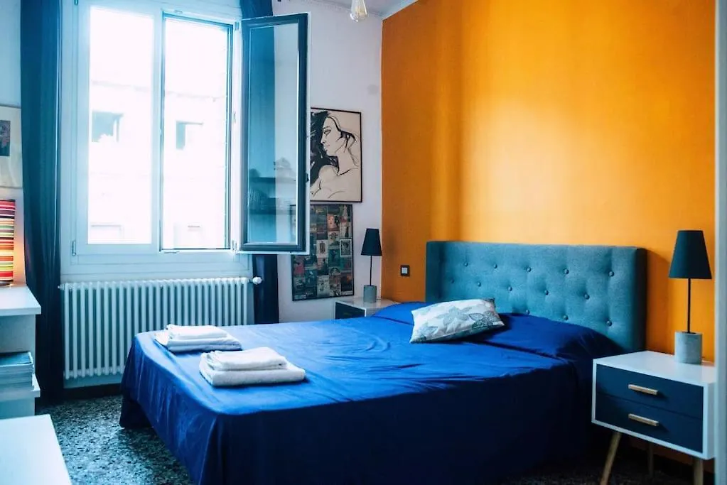 Bright Channel View Apartment Venice