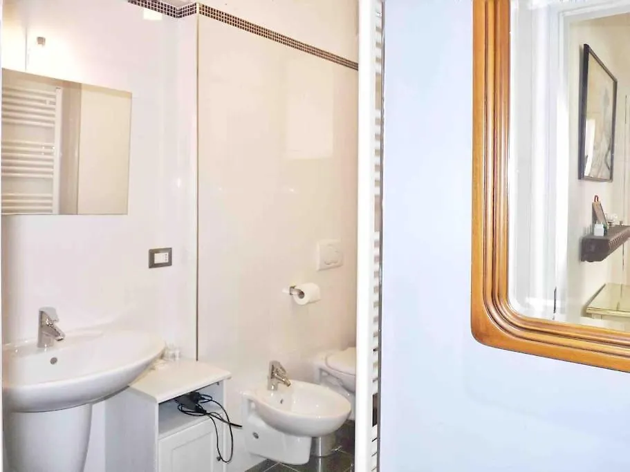 Bright Channel View Apartment Venice