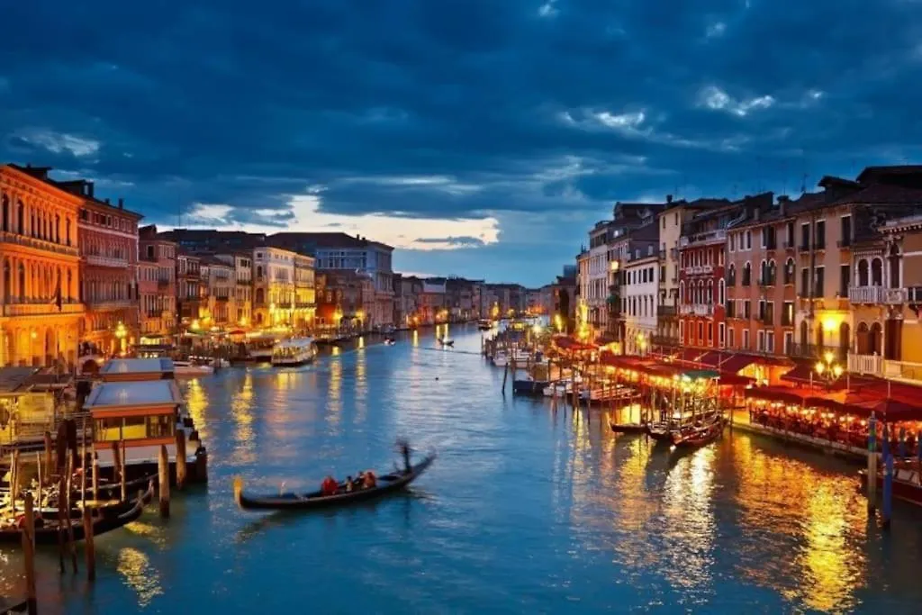 Bright Channel View Apartment Venice Italy