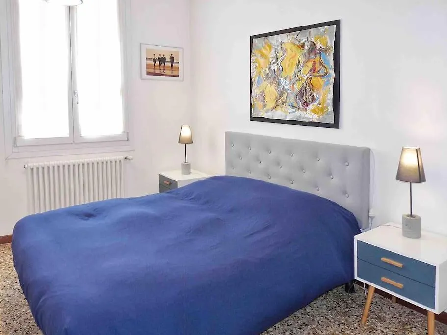 Bright Channel View Apartment Venetië